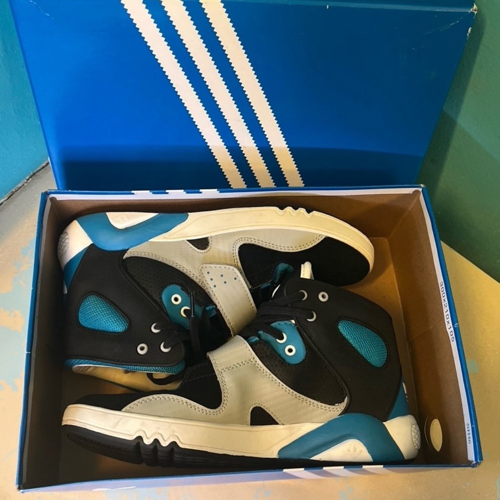 adidas js roundhouse mids